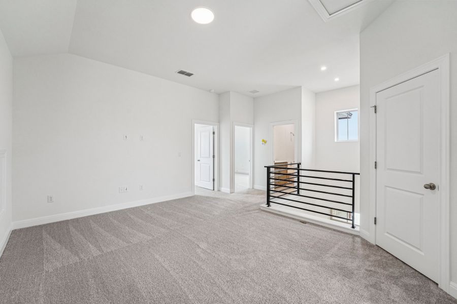 Spacious, unfurnished interior of a new home in Sage Hollow, Kyle (Image 27).