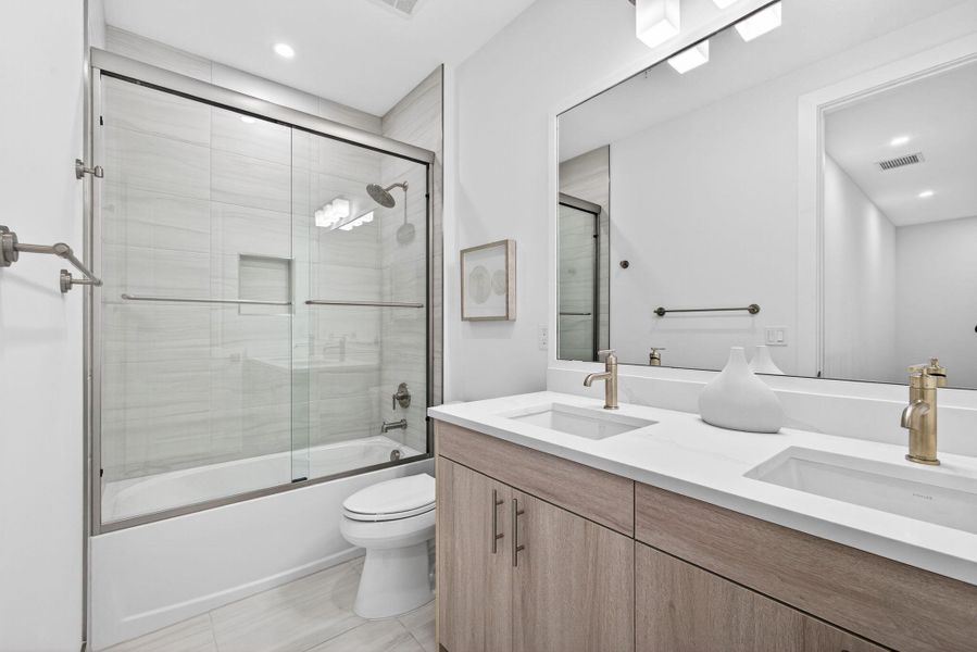 Spacious, unfurnished interior of a new home in , Jupiter (Image 20).