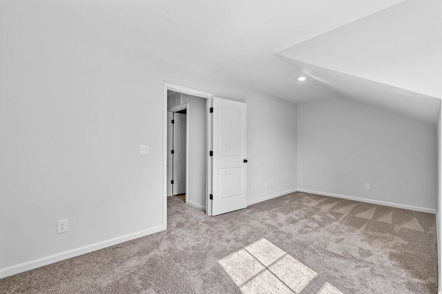 Spacious, unfurnished interior of a new home in Brooke Hill, Lewisville (Image 47).