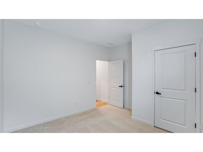 Spacious, unfurnished interior of a new home in Hansen Farm, Fort Collins (Image 17).