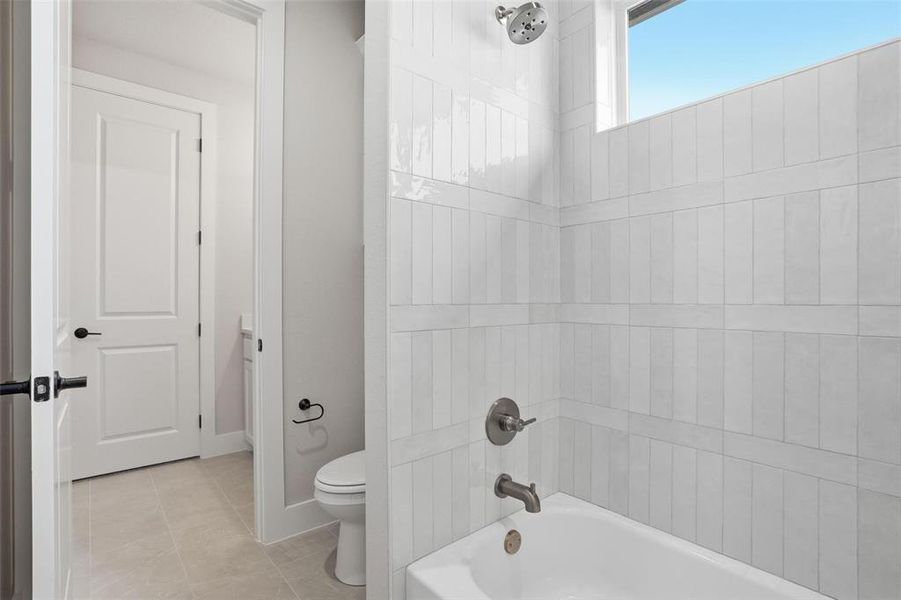 Furnished interior view inside a new home in Aledo Heights - Aledo ISD, Annetta South (Image 15).