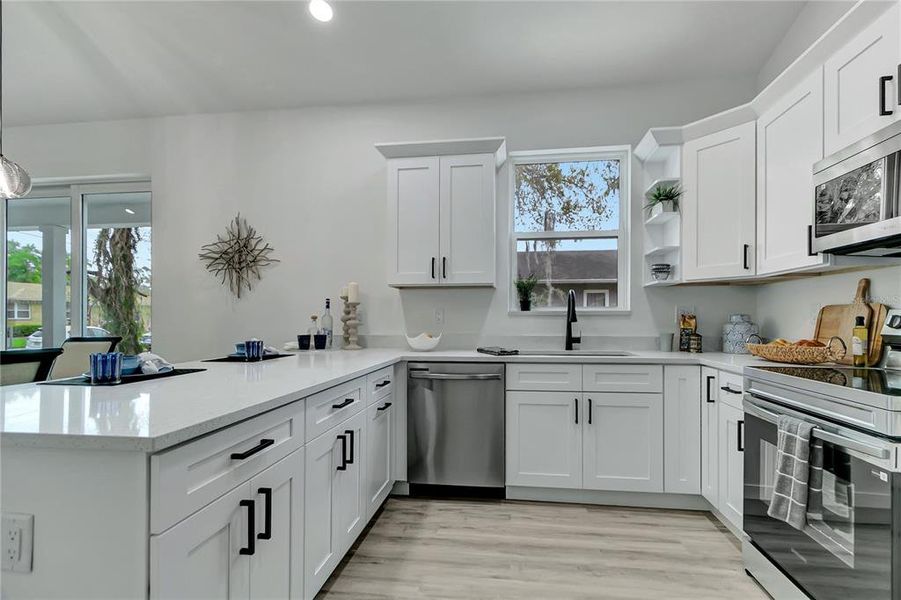 Furnished interior view inside a new home in , Plant City (Image 14).