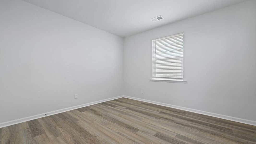 Spacious, unfurnished interior of a new home in Carolina Groves, Moncks Corner (Image 36).