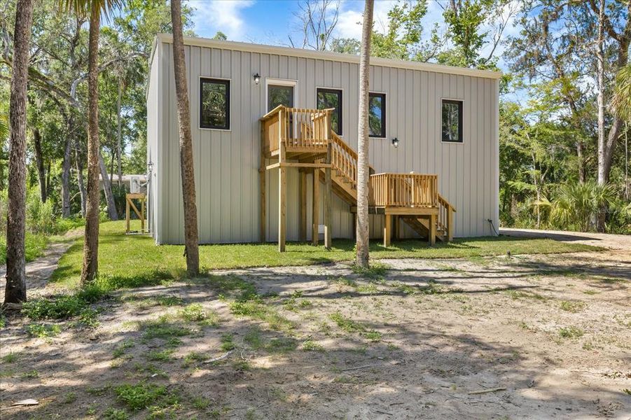 Exterior details and patio area of a home in , Homosassa (Image 23).