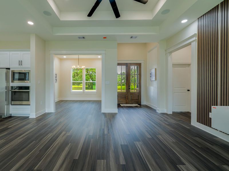 Spacious, unfurnished interior of a new home in , Angleton (Image 13).