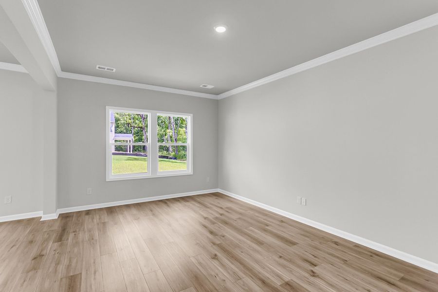 Spacious, unfurnished interior of a new home in Central Creek, Goose Creek (Image 23).