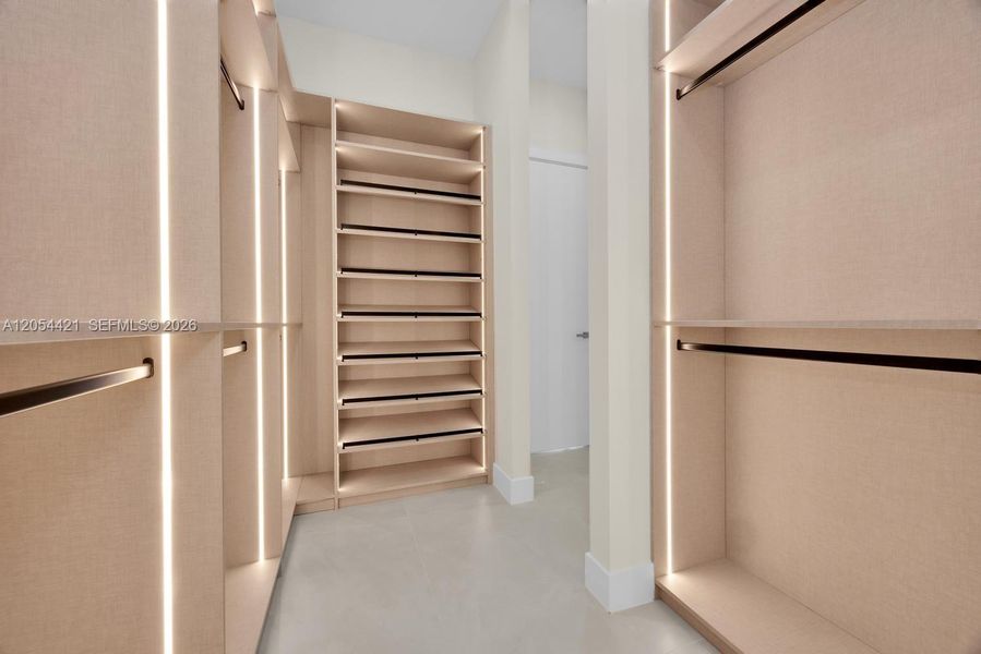 Closet 2