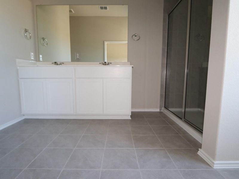 Spacious, unfurnished interior of a new home in Marble Creek Crossing, Austin (Image 5). Spacious, unfurnished interior of a new home in Marble Creek Crossing, Austin (Image 5).