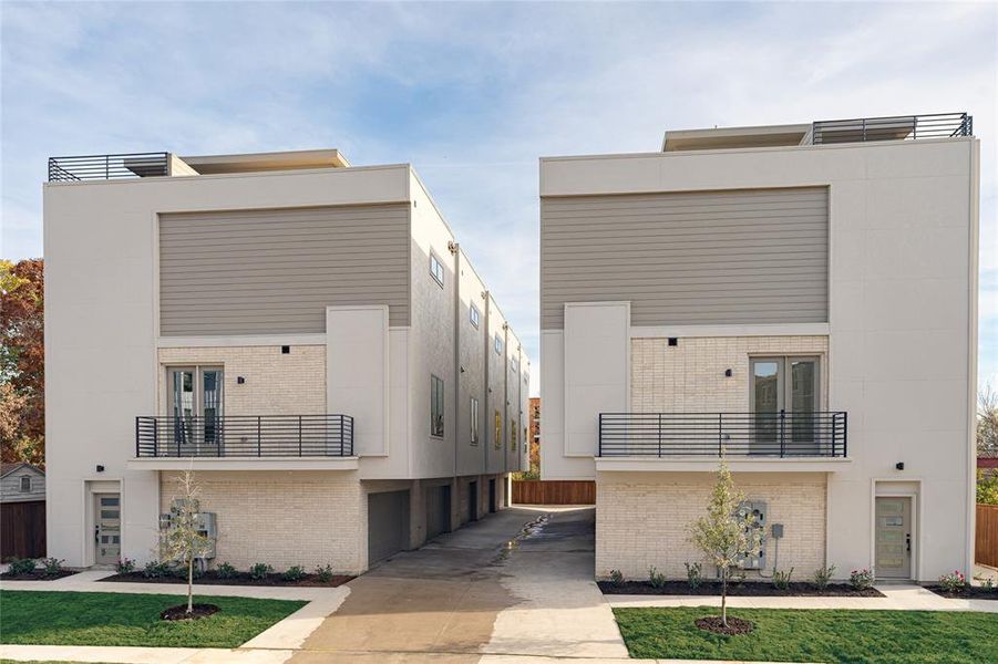 Front exterior of a new home in , Dallas, TX, highlighting curb appeal (Image 1). Front exterior of a new home in , Dallas, TX, highlighting curb appeal (Image 1).