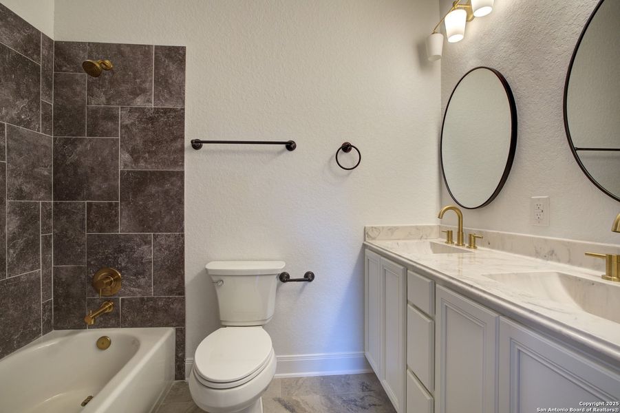 Furnished interior view inside a new home in , Wimberley (Image 6).
