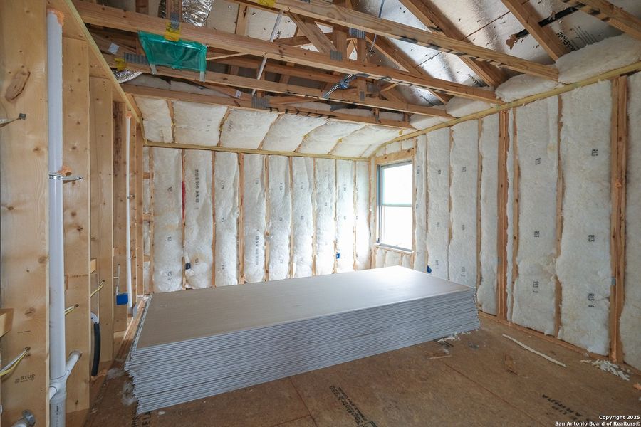 Spacious, unfurnished interior of a new home in Paloma Park, Converse (Image 19). Spacious, unfurnished interior of a new home in Paloma Park, Converse (Image 19).