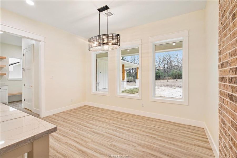 Spacious, unfurnished interior of a new home in , Franklin (Image 25).