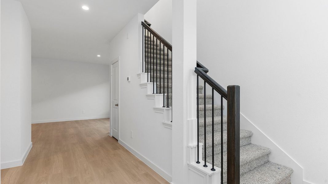 Spacious, unfurnished interior of a new home in Holly Ridge, Rosenberg (Image 14).