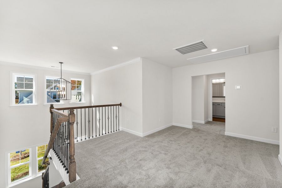 Spacious, unfurnished interior of a new home in Landmark Commons, Boiling Springs (Image 25).