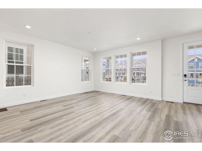 Spacious, unfurnished interior of a new home in Westerly, Erie (Image 16).