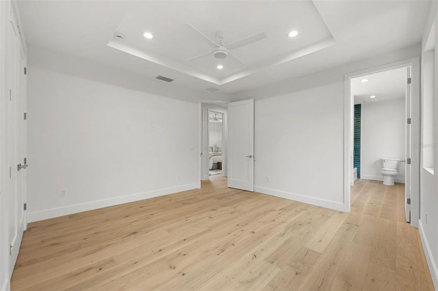 Spacious, unfurnished interior of a new home in , Tampa (Image 56).