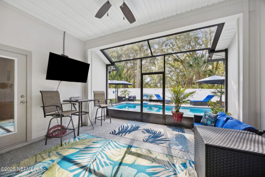 Exterior details and patio area of a home in Pecan Ridge, Jacksonville (Image 23).