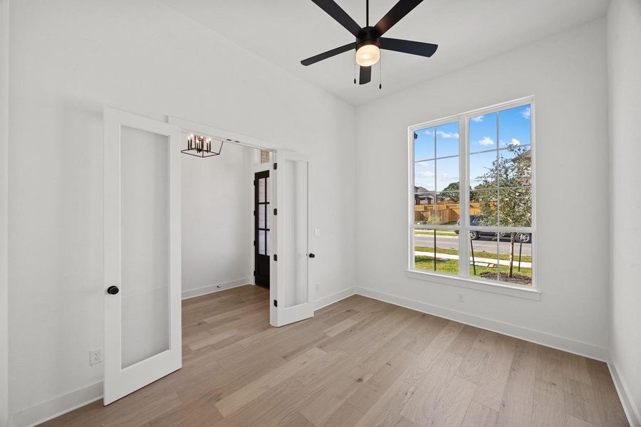 Spacious, unfurnished interior of a new home in Parkside On The River, Georgetown (Image 27).