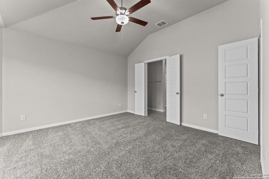 Spacious, unfurnished interior of a new home in Hunters Ranch, San Antonio (Image 18). Spacious, unfurnished interior of a new home in Hunters Ranch, San Antonio (Image 18).