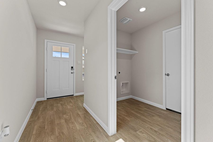 Spacious, unfurnished interior of a new home in Whisper South, San Marcos (Image 11). Spacious, unfurnished interior of a new home in Whisper South, San Marcos (Image 11).