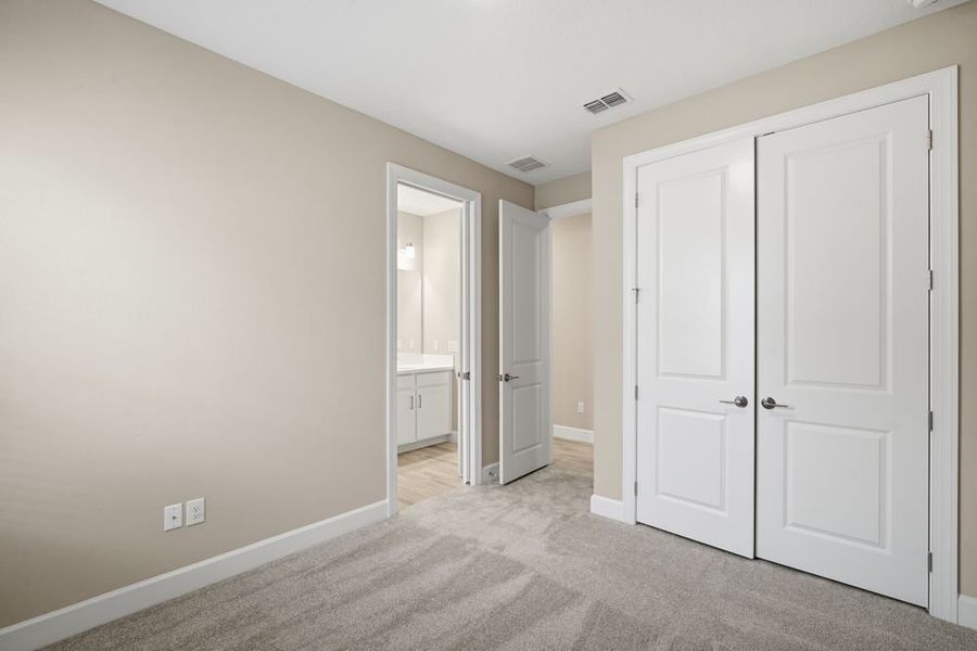 Spacious, unfurnished interior of a new home in Esplanade at Wiregrass Ranch, Wesley Chapel (Image 16).