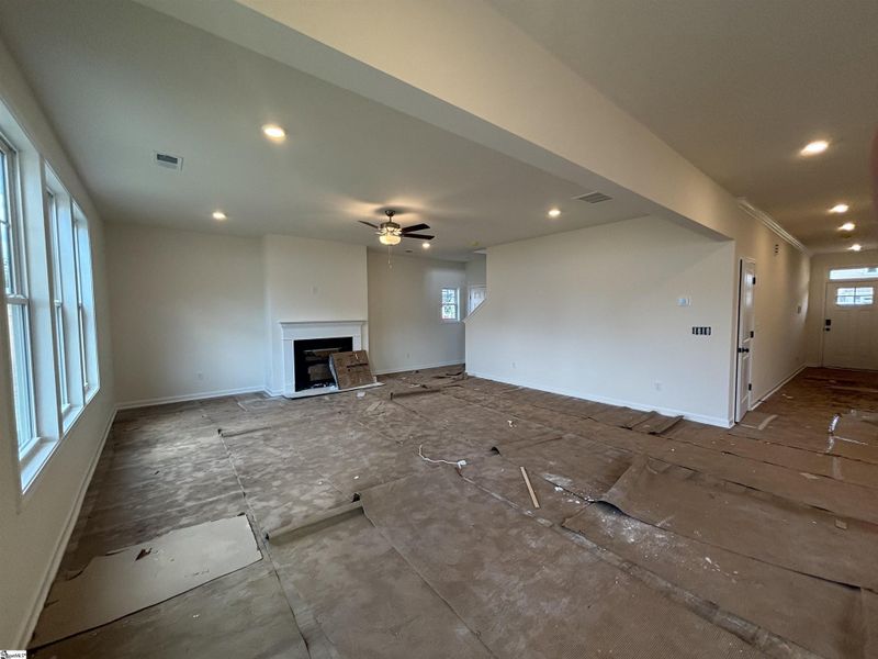 Spacious, unfurnished interior of a new home in Halton Oaks, Spartanburg (Image 19).