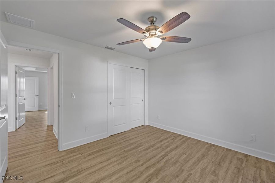 Spacious, unfurnished interior of a new home in Cape Coral, Cape Coral (Image 27).