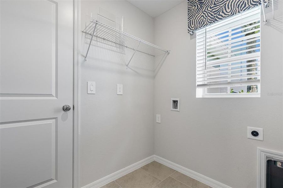 Spacious, unfurnished interior of a new home in Lennar at Turnleaf, Punta Gorda (Image 19).