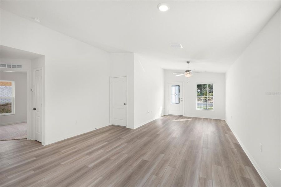 Spacious, unfurnished interior of a new home in Tula Parc, Astatula (Image 12). Spacious, unfurnished interior of a new home in Tula Parc, Astatula (Image 12).