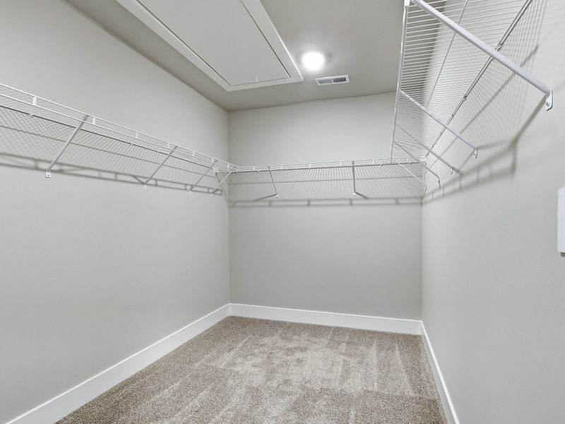 Spacious, unfurnished interior of a new home in Watkins Glen, Raleigh (Image 17). Spacious, unfurnished interior of a new home in Watkins Glen, Raleigh (Image 17).