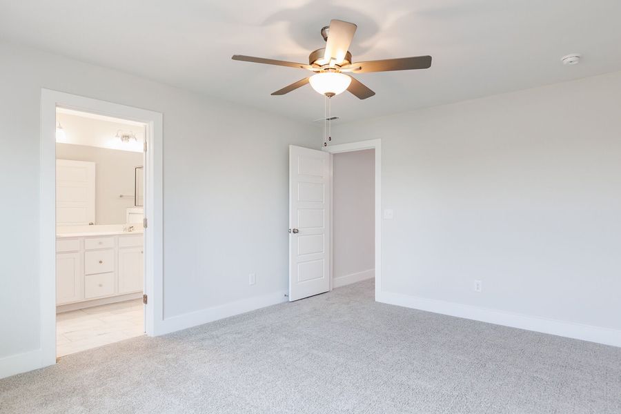 Spacious, unfurnished interior of a new home in Vaughan Farms, Angier (Image 14).