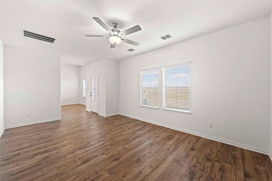 Spacious, unfurnished interior of a new home in Cypress Trails at Bauer Landing, Hockley (Image 6). Spacious, unfurnished interior of a new home in Cypress Trails at Bauer Landing, Hockley (Image 6).