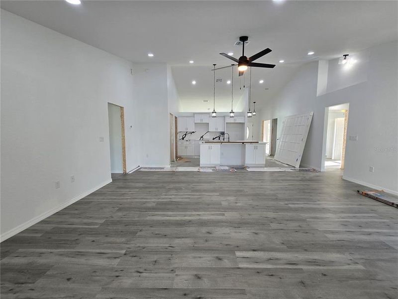 Spacious, unfurnished interior of a new home in , Ocala (Image 22).