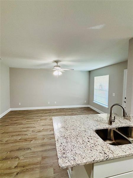 Spacious, unfurnished interior of a new home in , Bartow (Image 9).