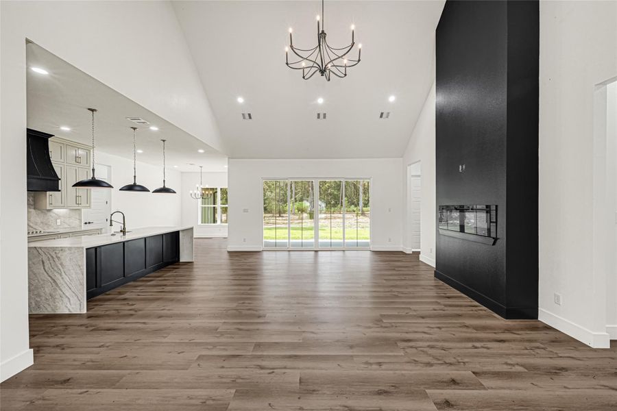Spacious, unfurnished interior of a new home in , Conroe (Image 13).
