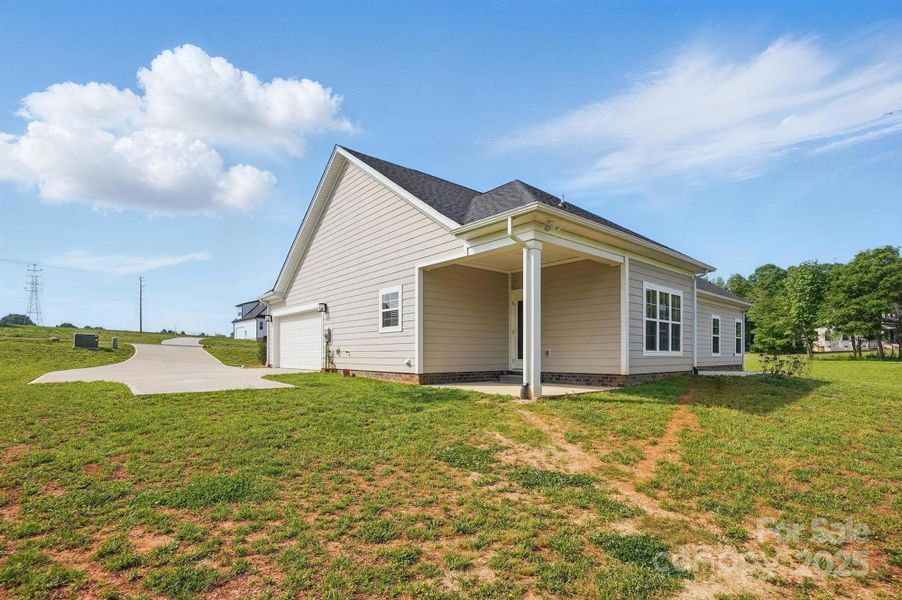 Exterior details and patio area of a home in , Monroe (Image 25).