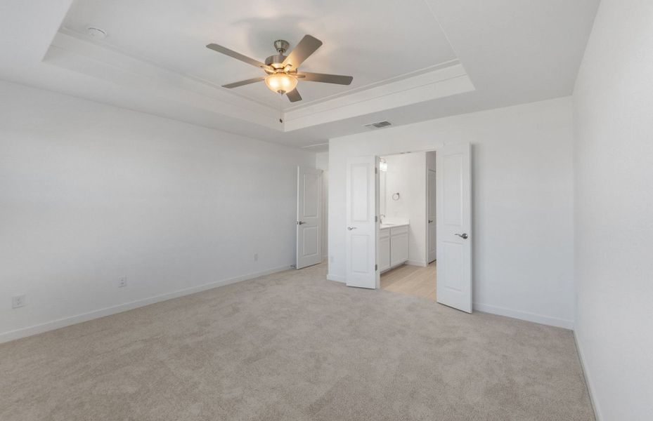 Spacious, unfurnished interior of a new home in Santa Rita Ranch, Liberty Hill (Image 15).