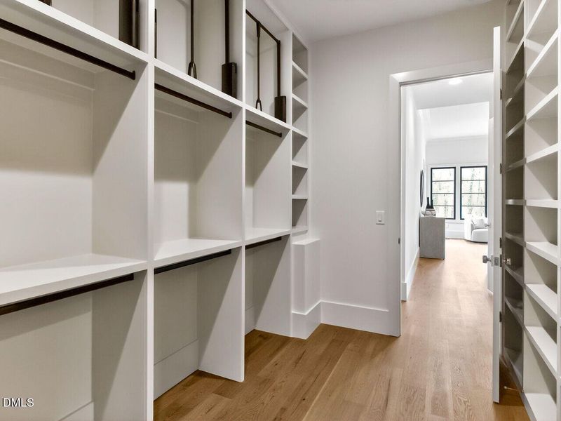 036-1280x960-master-bedroom-closet