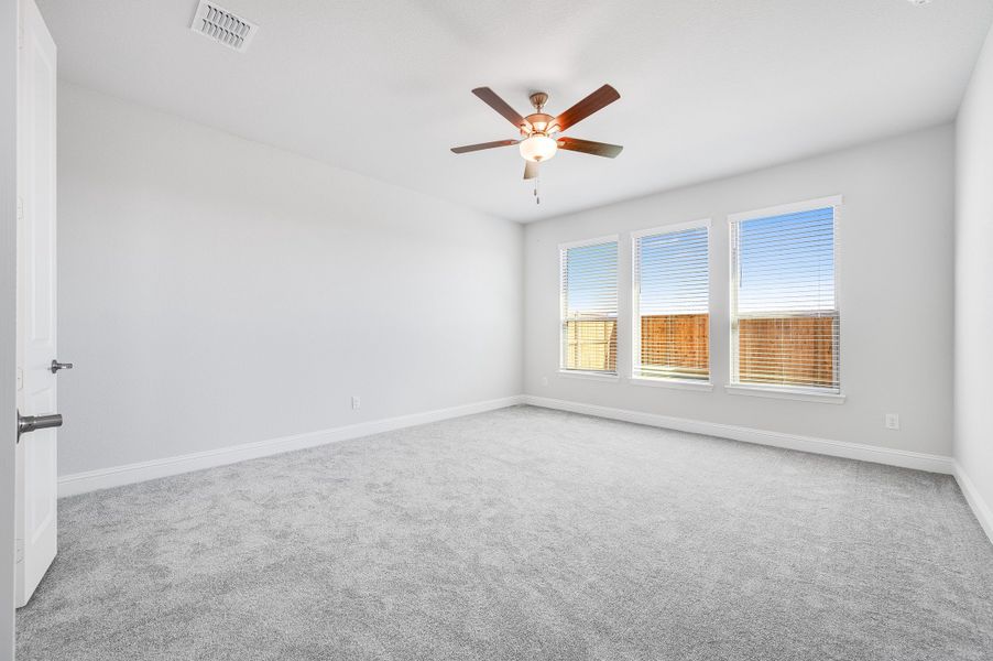 Representative unfurnished interior of a home built from the Jade by Taylor Morrison in South Oak 60s, Oak Point (Image 11).