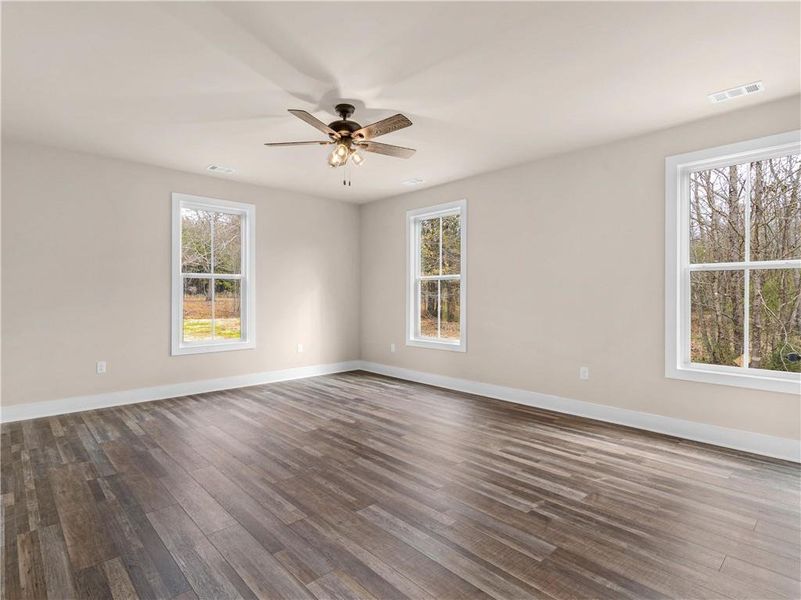 Spacious, unfurnished interior of a new home in , Mansfield (Image 23).
