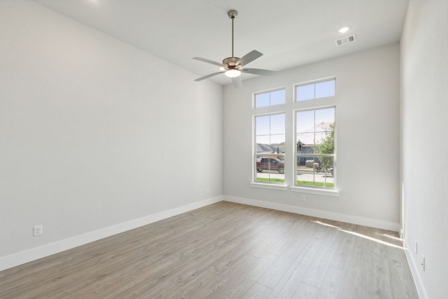 Representative unfurnished interior of a home built from the Dove by Centre Living Homes in Dove Hollow, Waxahachie (Image 44).