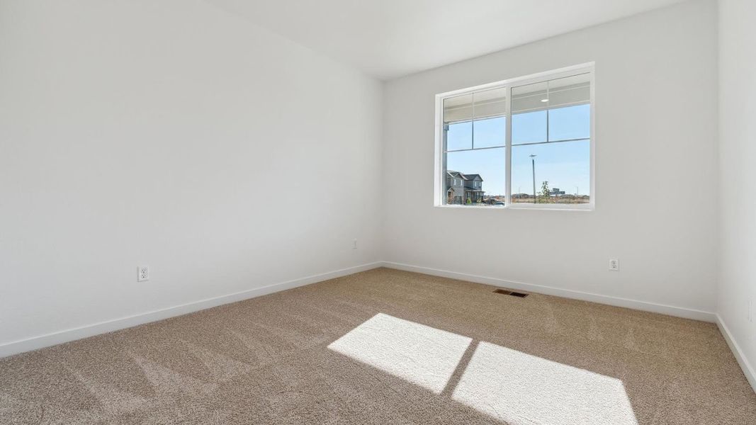 Spacious, unfurnished interior of a new home in Vista Meadows, Fort Lupton (Image 15).