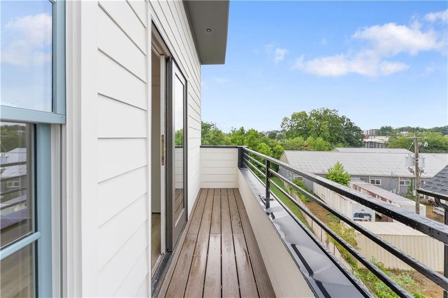 Exterior details and patio area of a home in , Gainesville (Image 20).