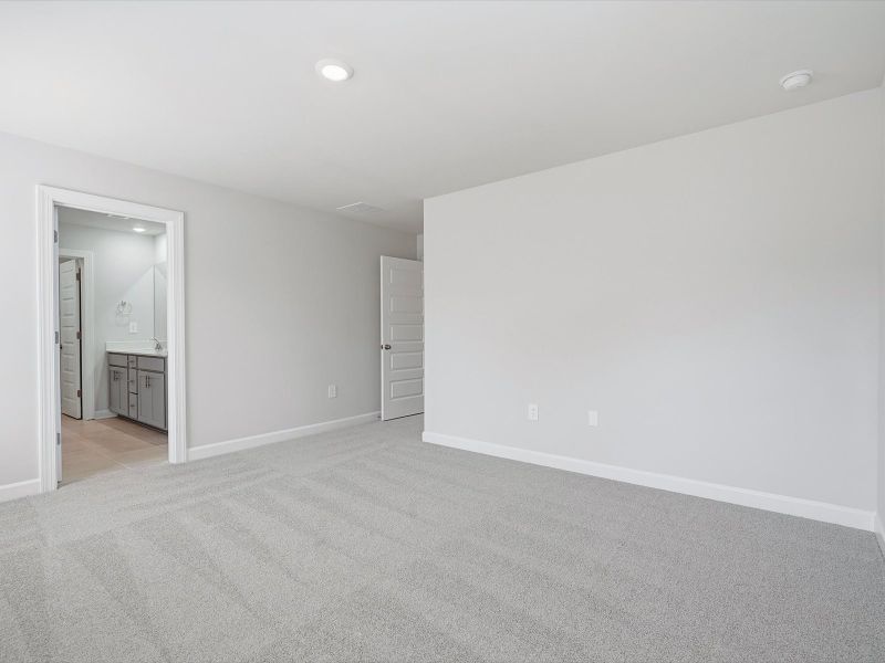 Spacious, unfurnished interior of a new home in Village at White Pine, Pendleton (Image 16). Spacious, unfurnished interior of a new home in Village at White Pine, Pendleton (Image 16).
