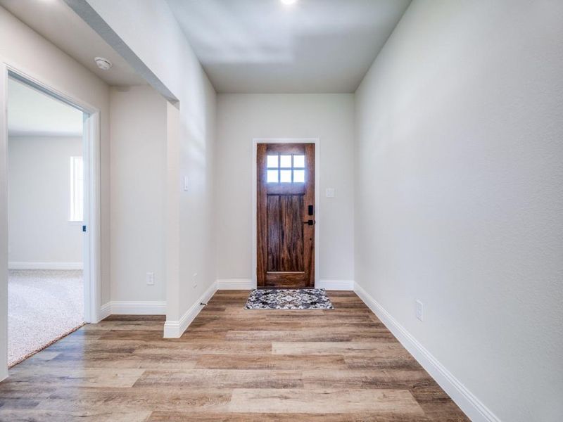 Spacious, unfurnished interior of a new home in , Sanger (Image 18).