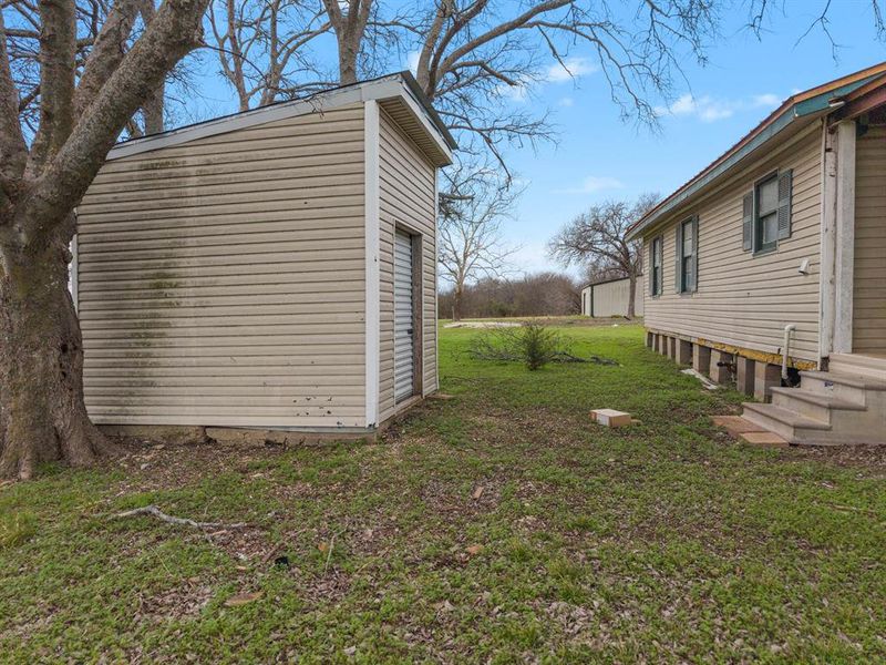 Exterior details and patio area of a home in , Hillsboro (Image 12).