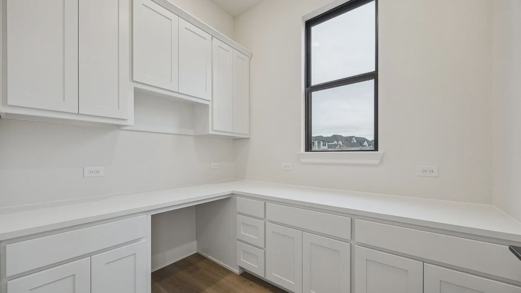Representative furnished interior of a home built from the Lakewood by Chesmar Homes in Attwater 65's, Waller (Image 8).