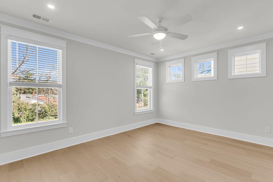 Spacious, unfurnished interior of a new home in Miller's Crossing, Johns Island (Image 25).