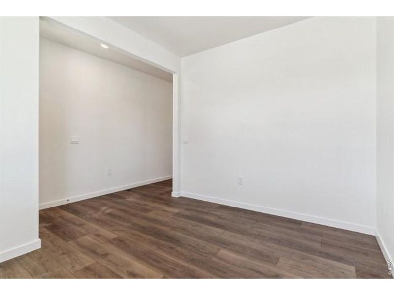 Spacious, unfurnished interior of a new home in Lakeside Canyon, Mead (Image 13).