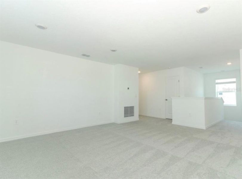 Spacious, unfurnished interior of a new home in , Haines City (Image 5).